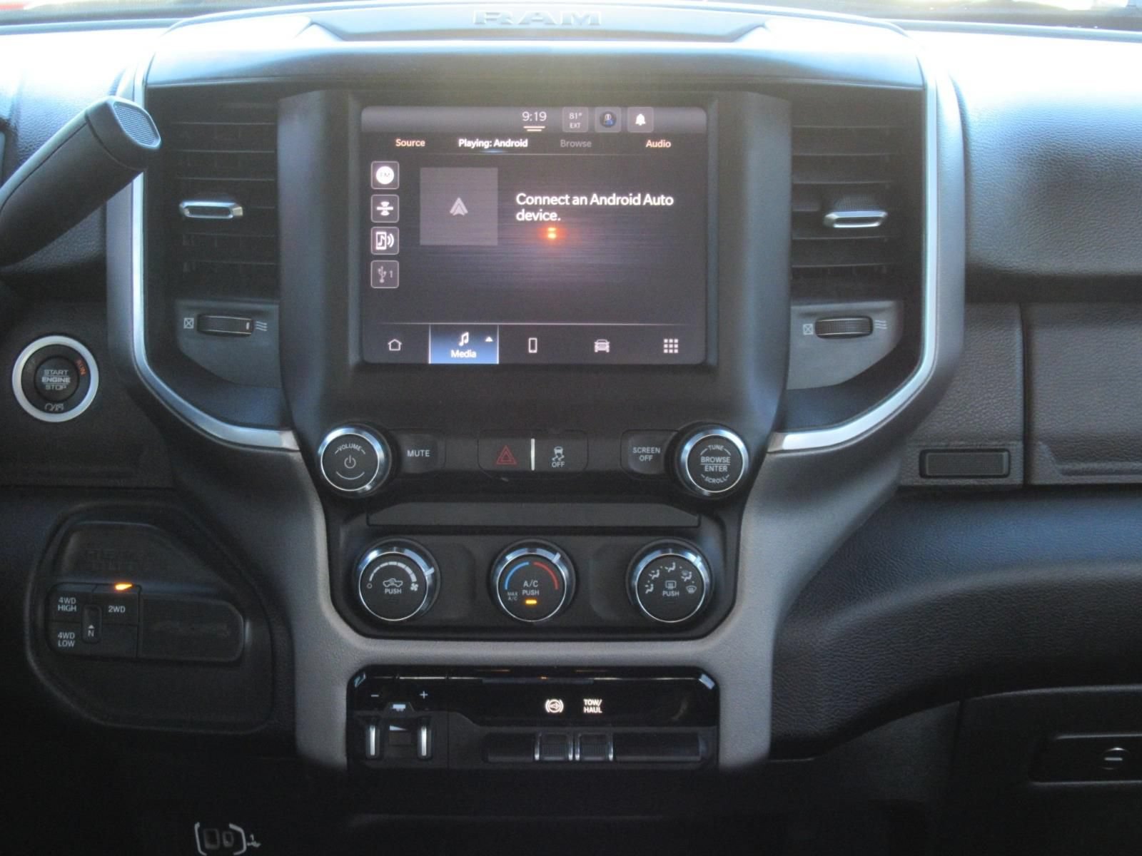 Used 2024 RAM 2500 Big Horn AWD/4WD image 34