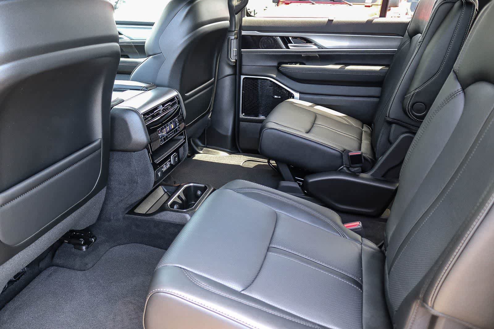 New 2026 Jeep Grand Wagoneer Limited AWD/4WD image 20
