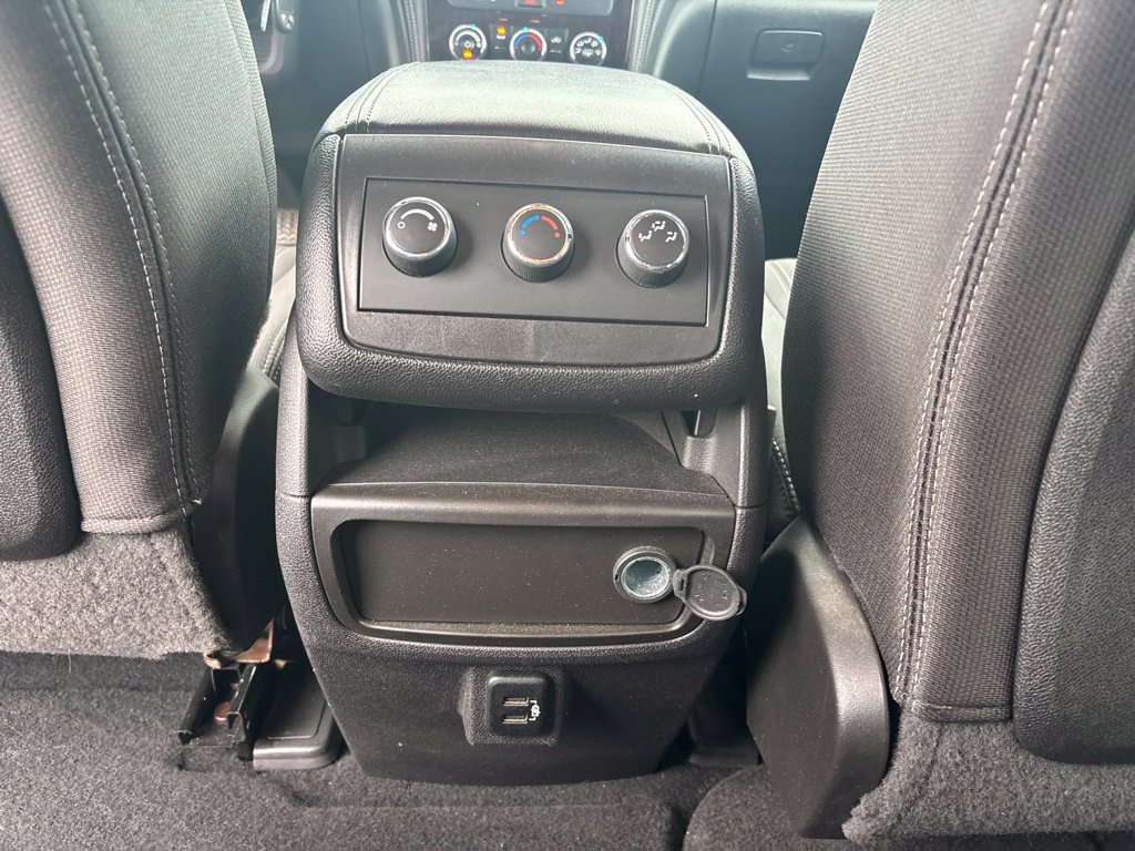 Used 2017 Chevrolet Traverse LT FWD image 27