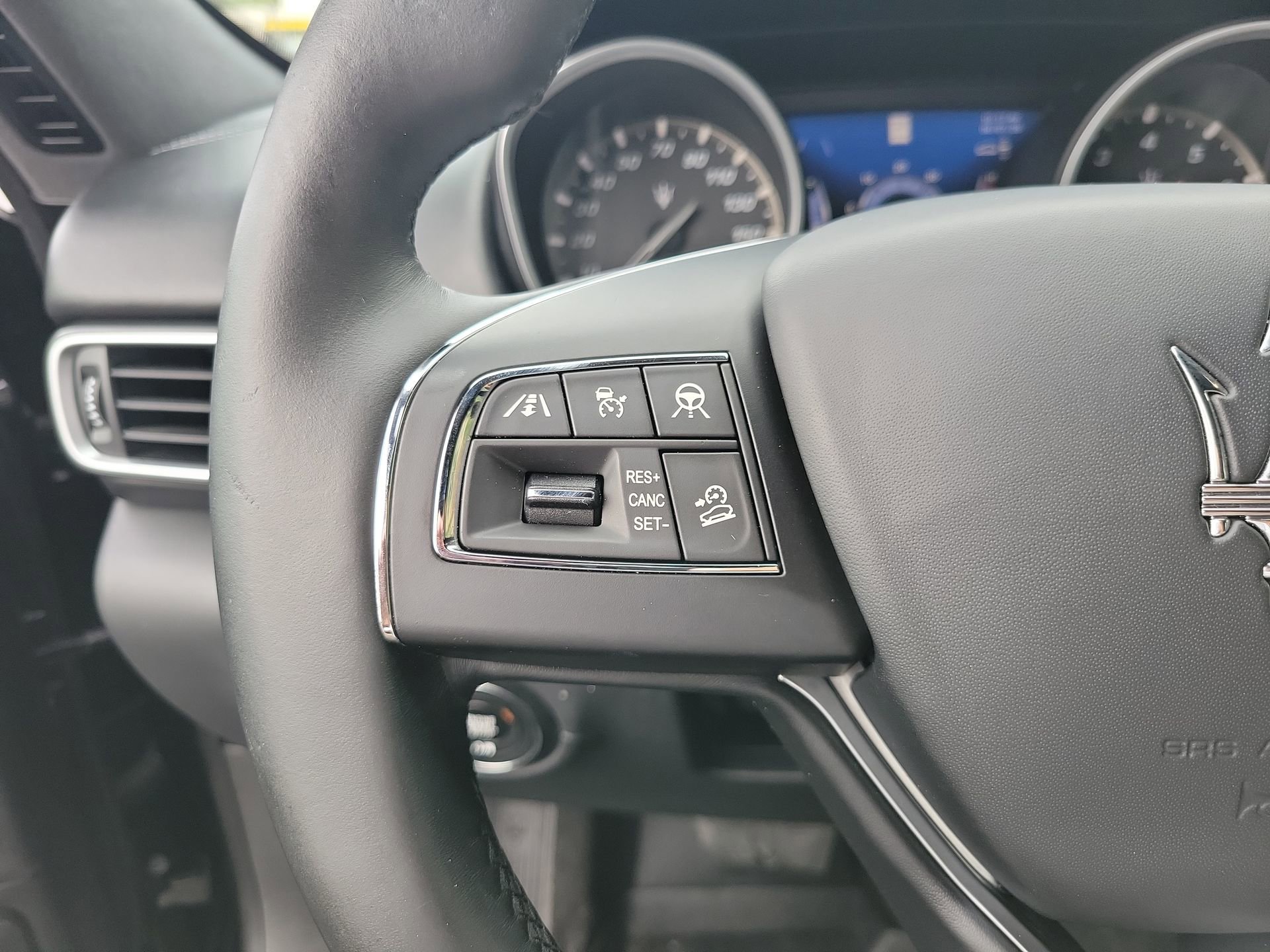 Used 2019 Maserati Levante AWD/4WD image 33