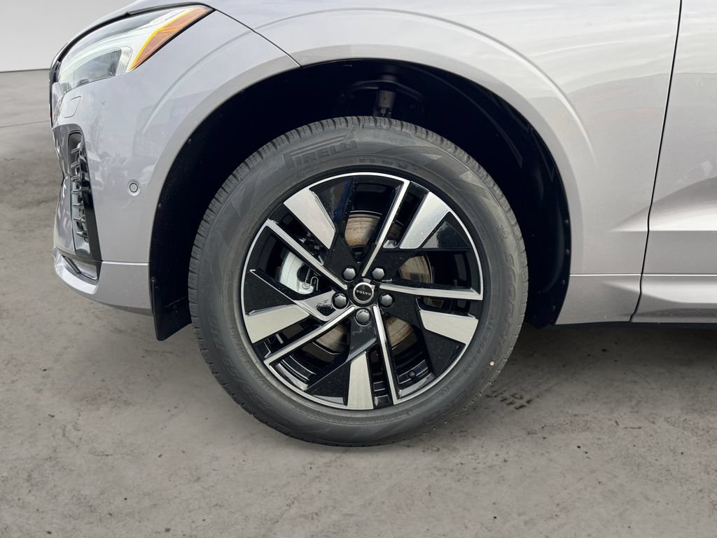 New 2026 Volvo XC60 B5 Plus w/ Protection Package Premier AWD/4WD image 8