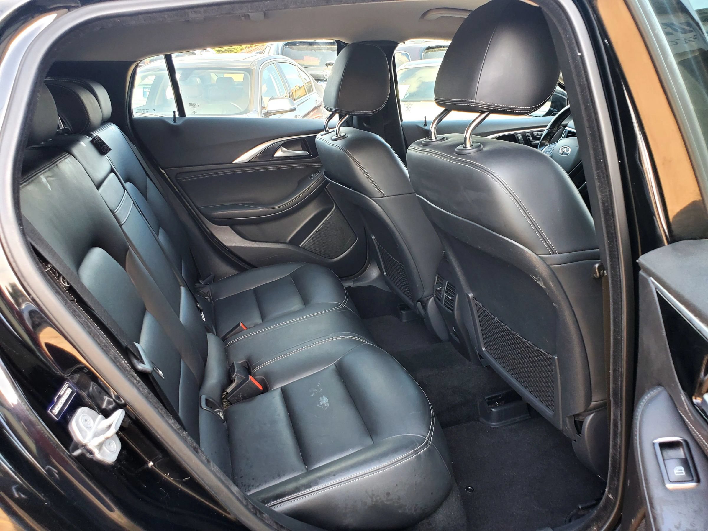 Used 2017 INFINITI QX30 AWD image 5