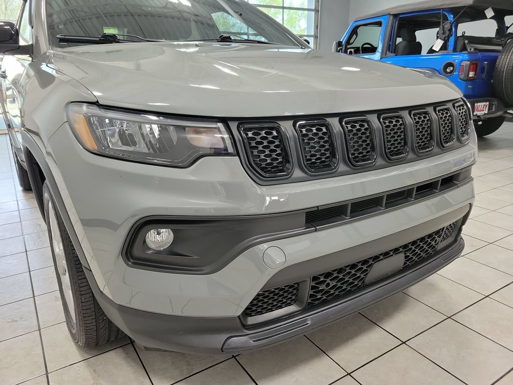 Certified 2023 Jeep Compass Latitude AWD/4WD image 24