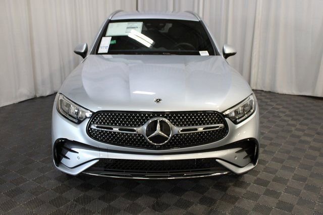 New 2025 Mercedes-Benz GLC 350e 4MATIC image 2