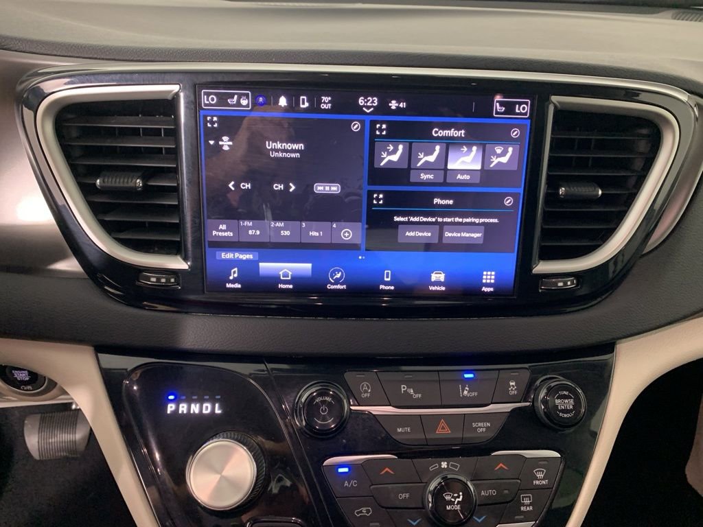 Used 2023 Chrysler Pacifica Touring-L FWD image 24