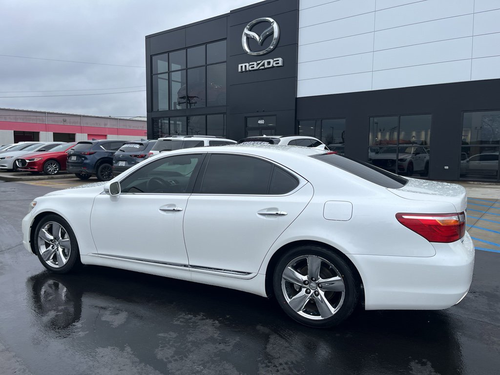 Used 2011 Lexus LS 460 w/ Comfort Pkg image 3