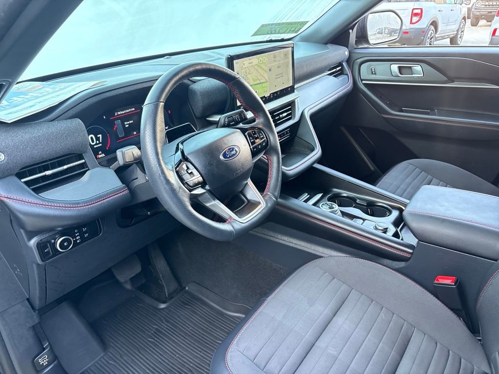 Used 2025 Ford Explorer ST-Line image 6