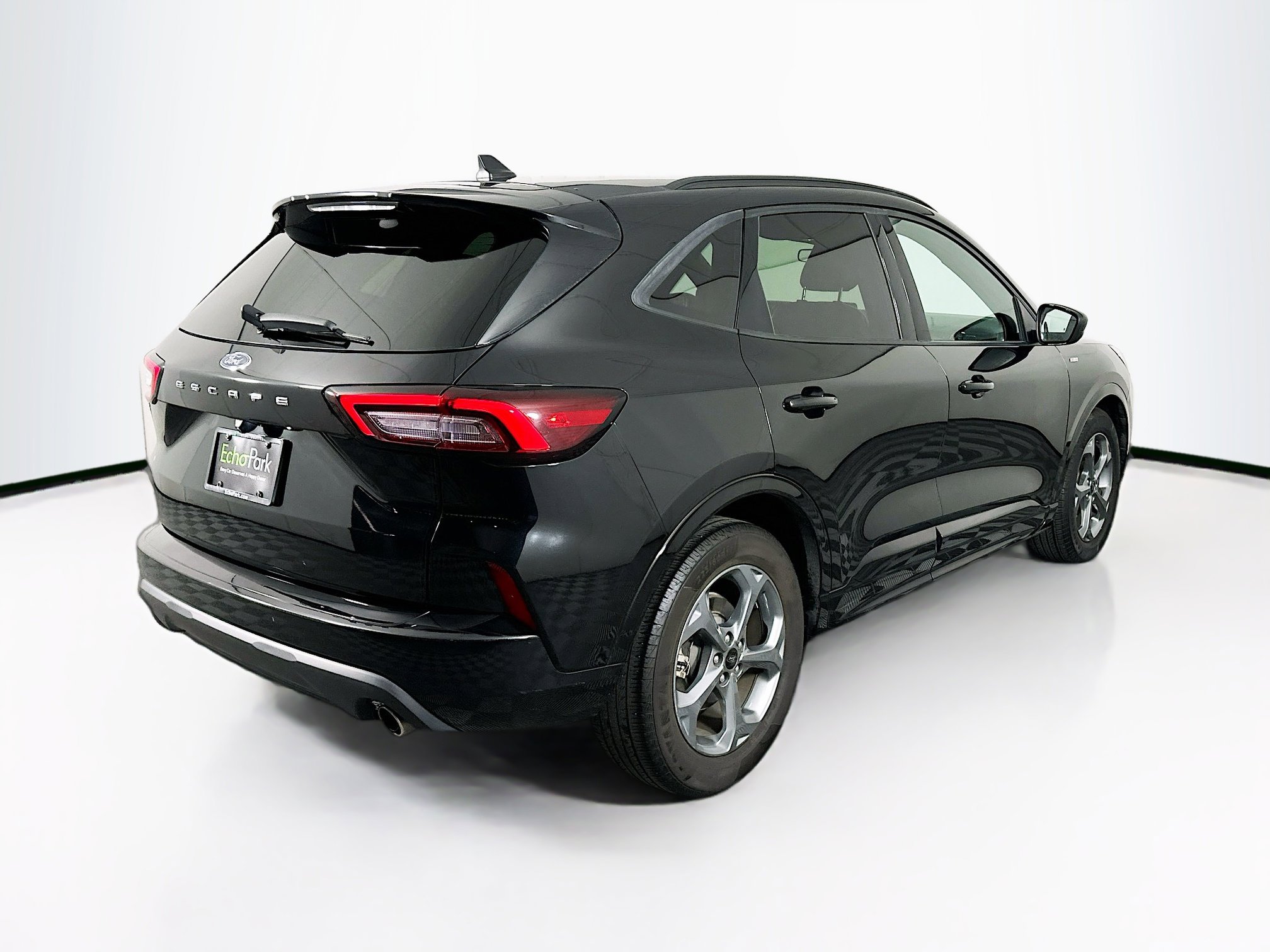 Used 2024 Ford Escape ST-Line image 9