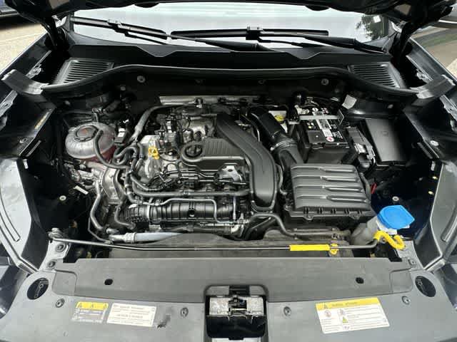 Used 2023 Volkswagen Taos SE w/ Panoramic Sunroof Package AWD/4WD image 24