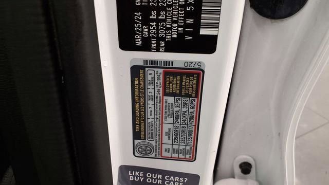 Used 2024 Kia Sorento S image 37