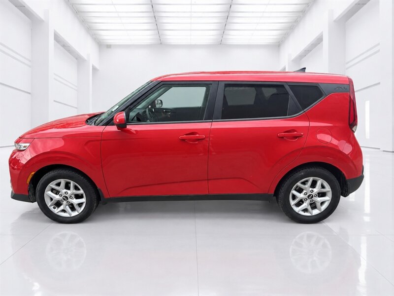 Used 2020 Kia Soul S FWD image 5