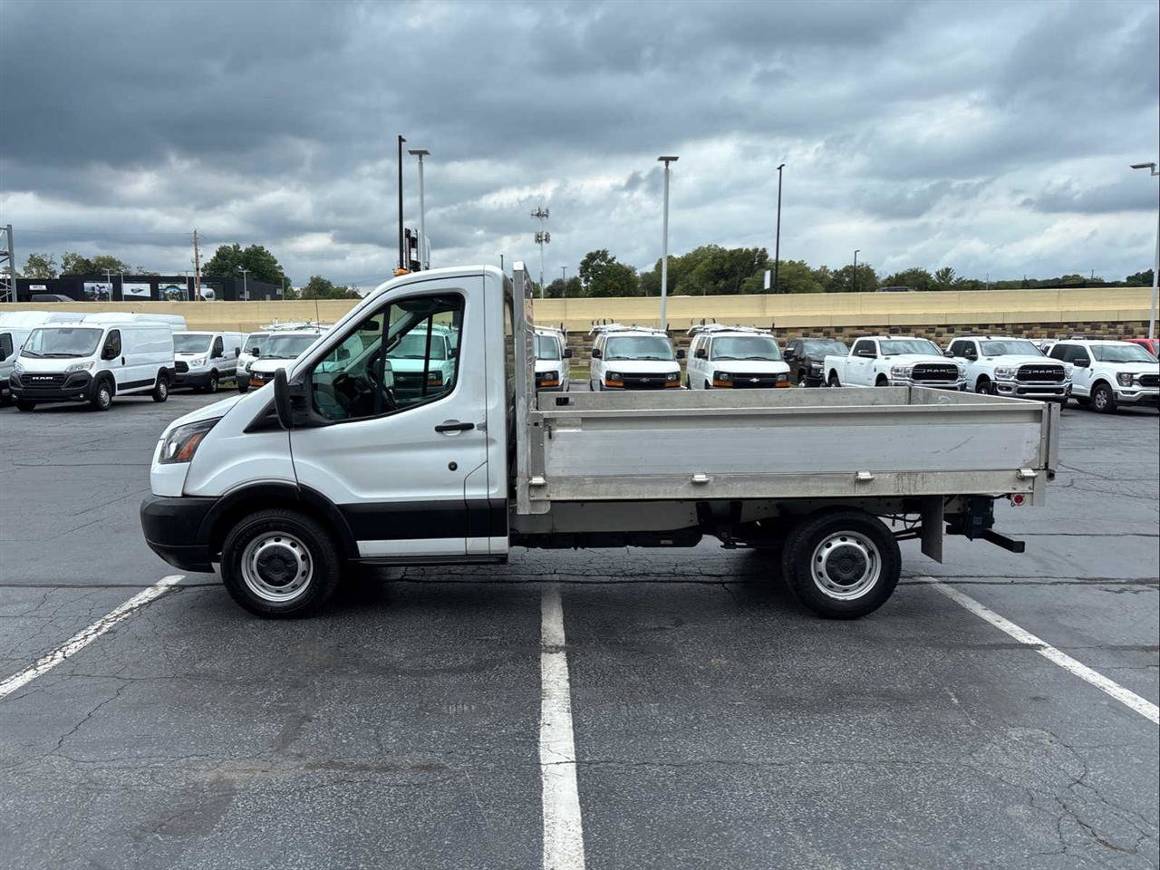 Used 2019 Ford Transit 250 138 RWD image 5