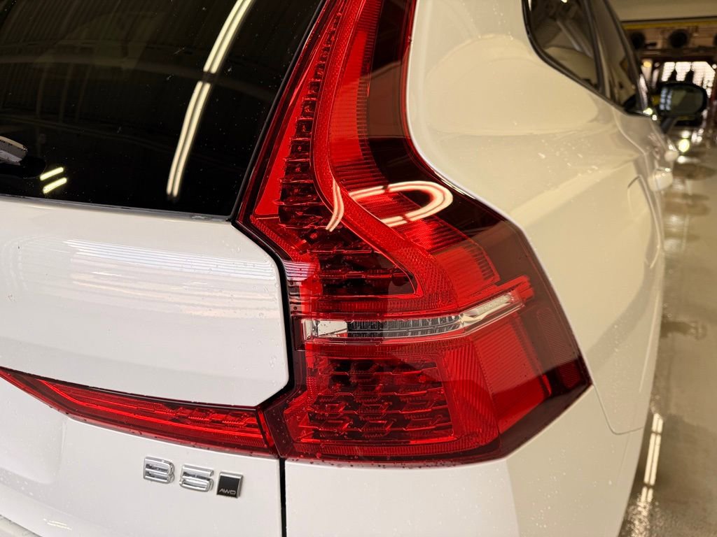 Used 2025 Volvo XC60 B5 Core w/ Climate Package image 5