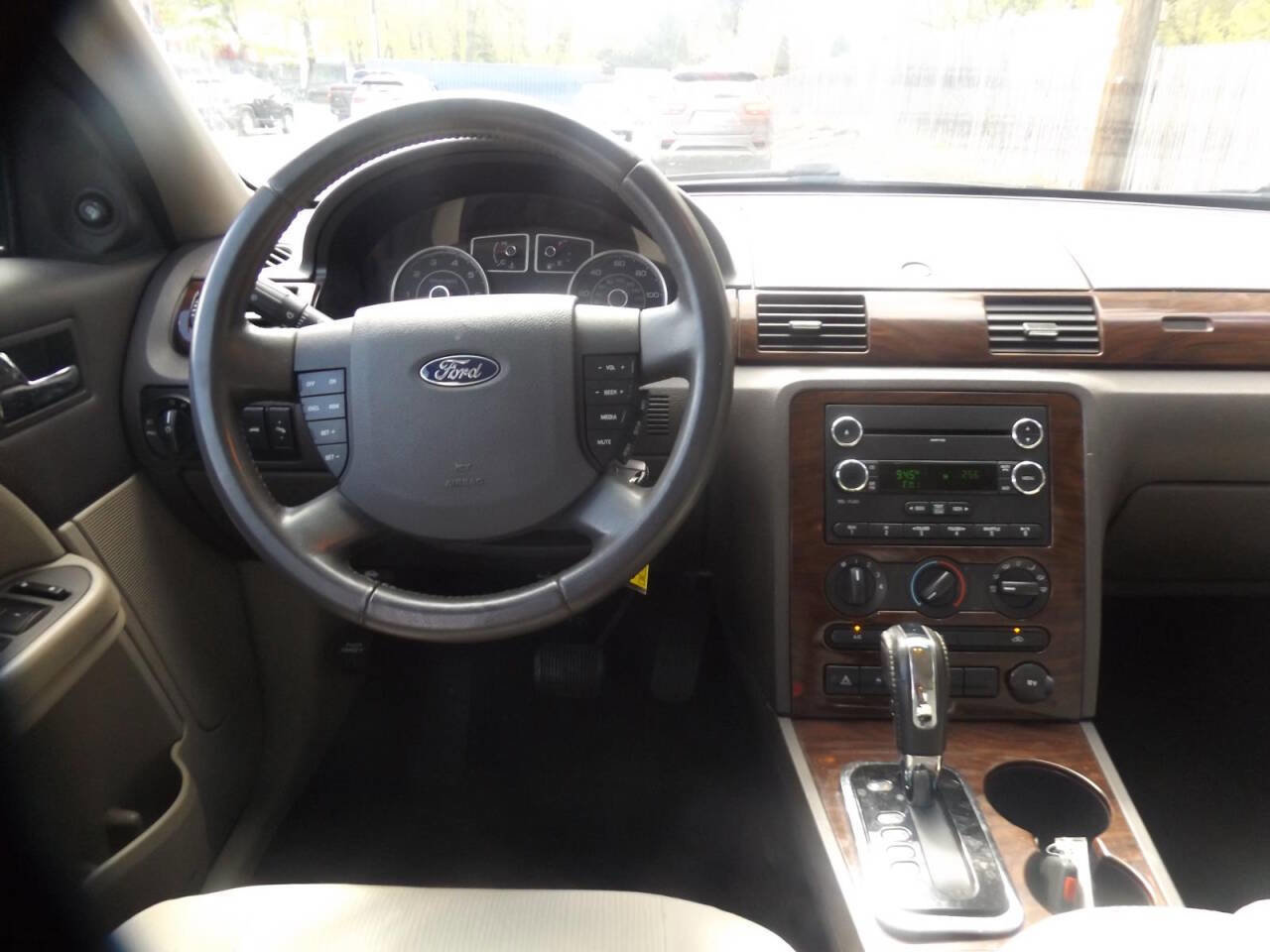 Used 2008 Ford Taurus SEL FWD image 9