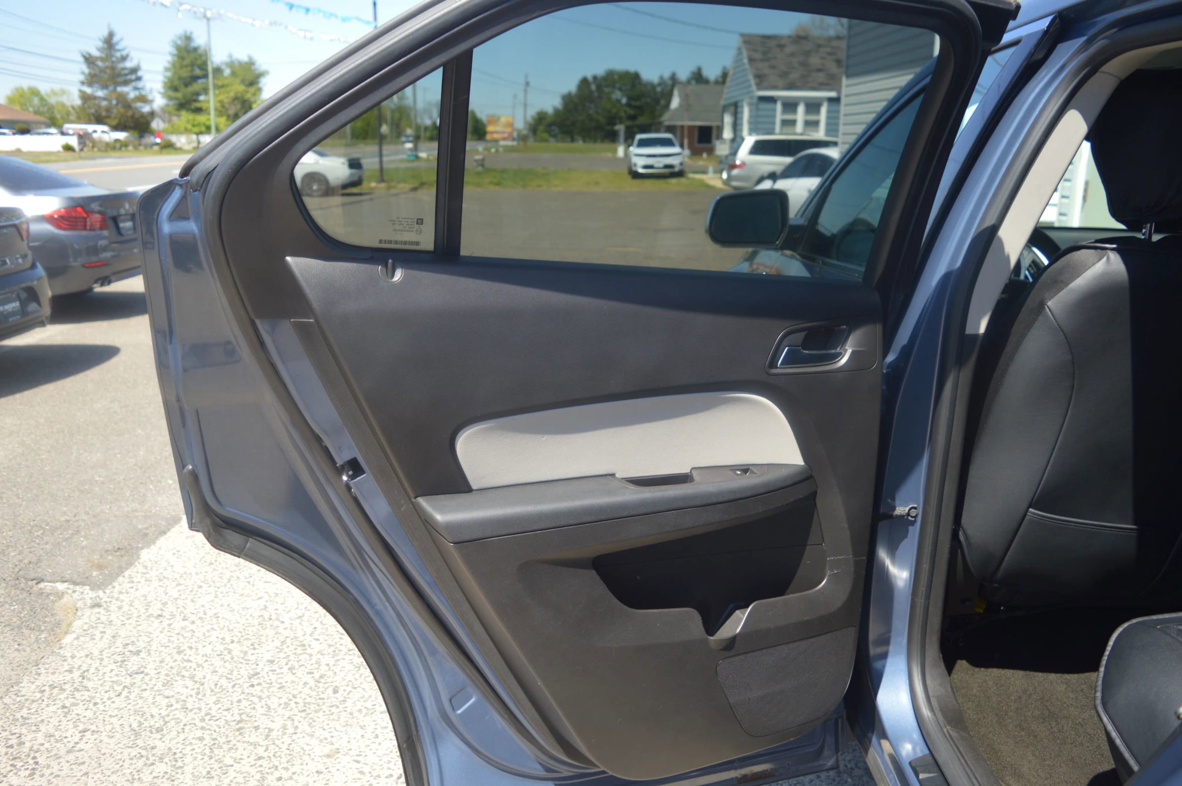 Used 2011 Chevrolet Equinox LT w/ Driver Convenience Package FWD image 23