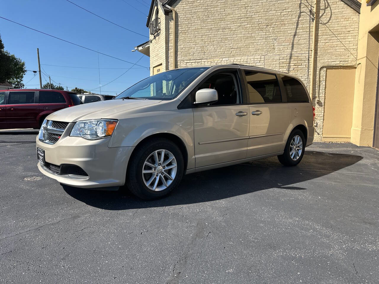 Used 2014 Dodge Grand Caravan SXT w/ UConnect Hands-Free Group