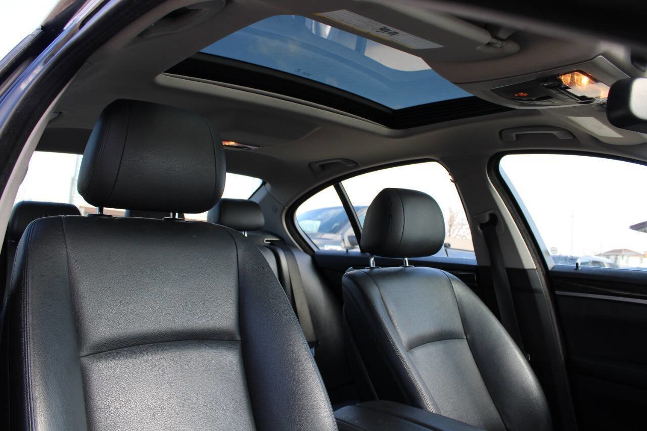 Used 2016 BMW 528i xDrive Sedan AWD/4WD image 14