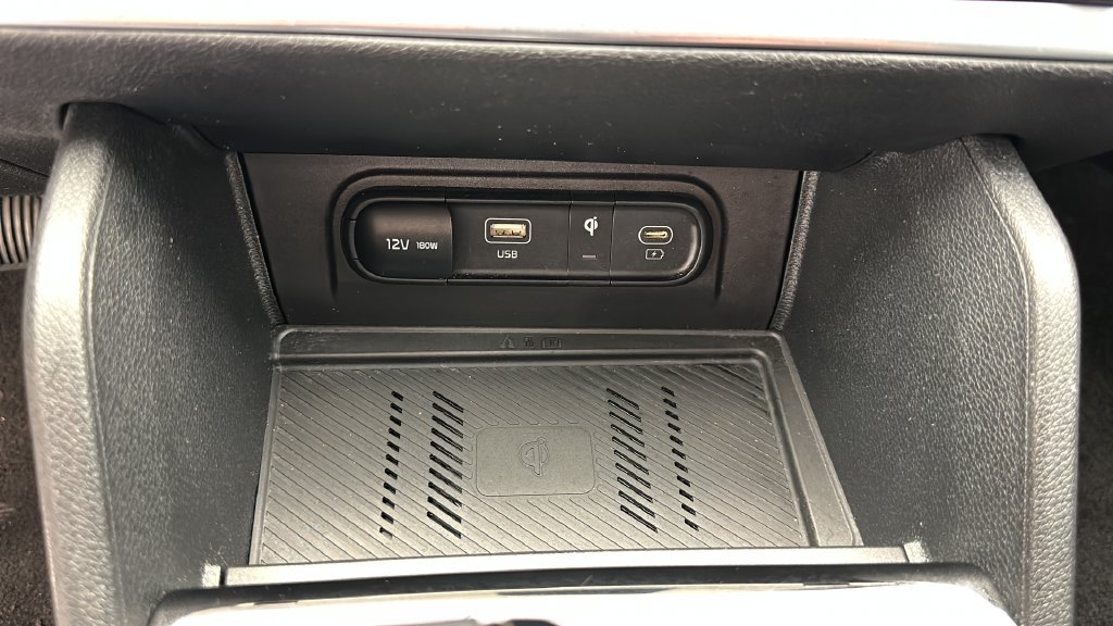 Used 2024 Kia Sportage EX AWD/4WD image 19