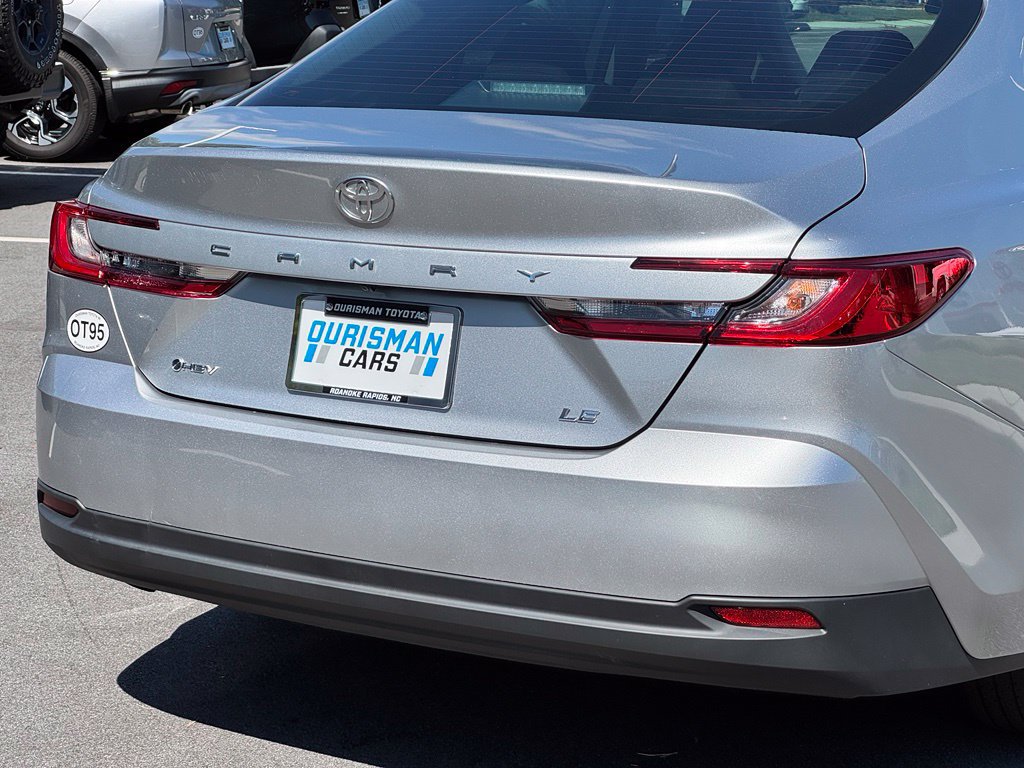 Used 2025 Toyota Camry LE FWD image 34