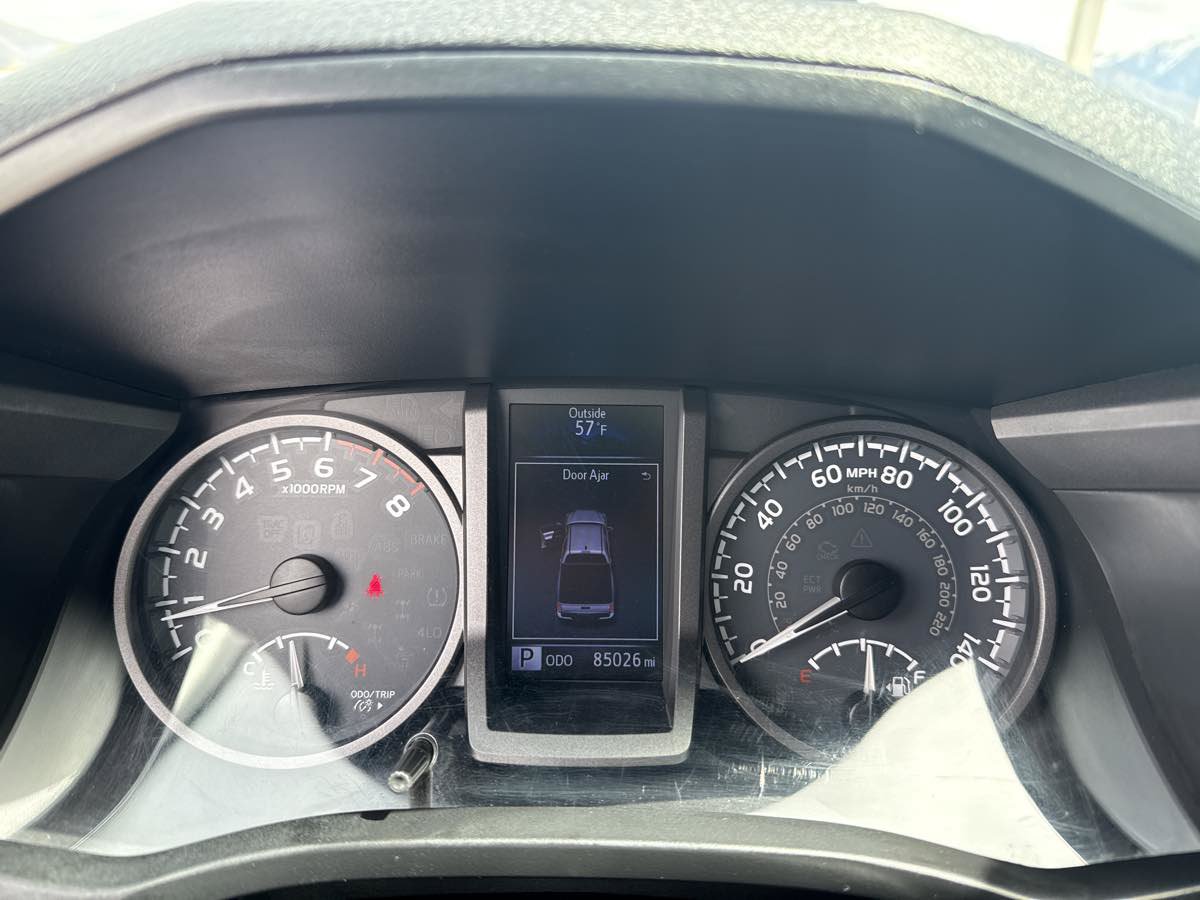 Used 2018 Toyota Tacoma 4x4 Double Cab image 31