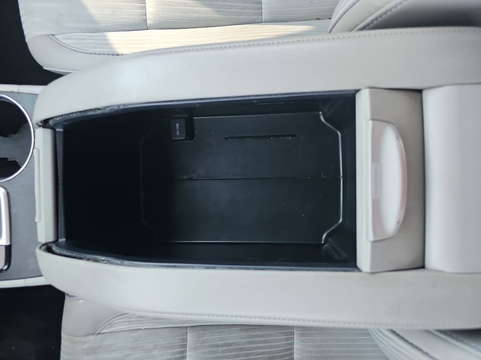 Used 2019 Toyota Highlander Plus FWD image 25