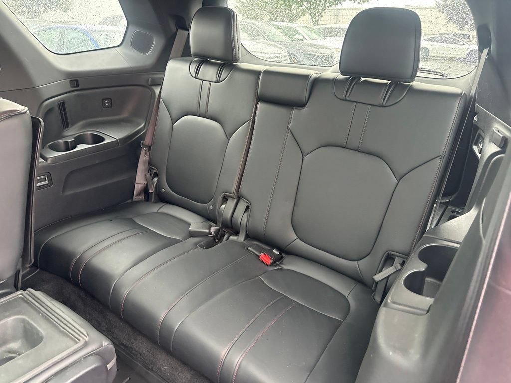 Used 2025 Honda Pilot Black Edition image 17