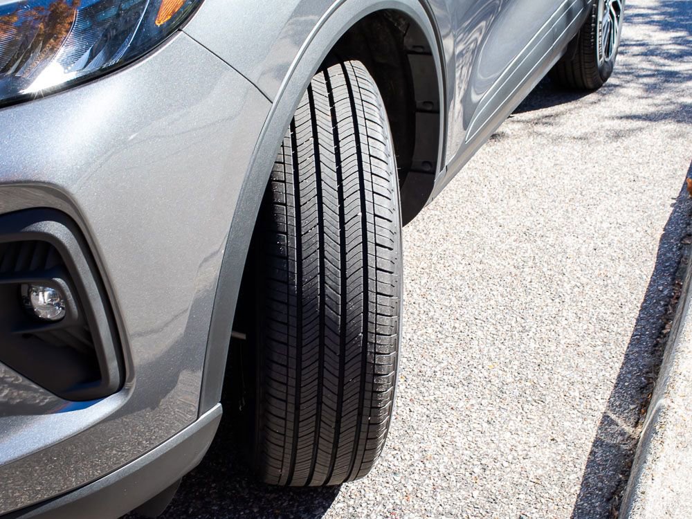 Used 2025 Ford Escape SE image 9