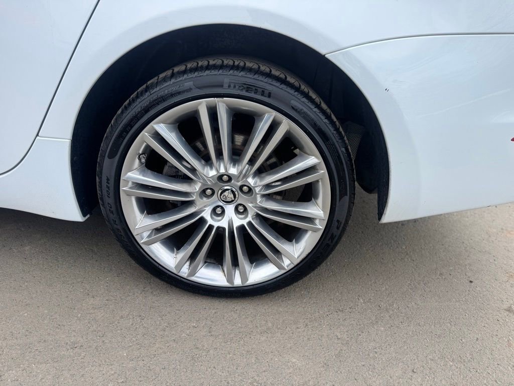 Used 2013 Jaguar XJ AWD image 14