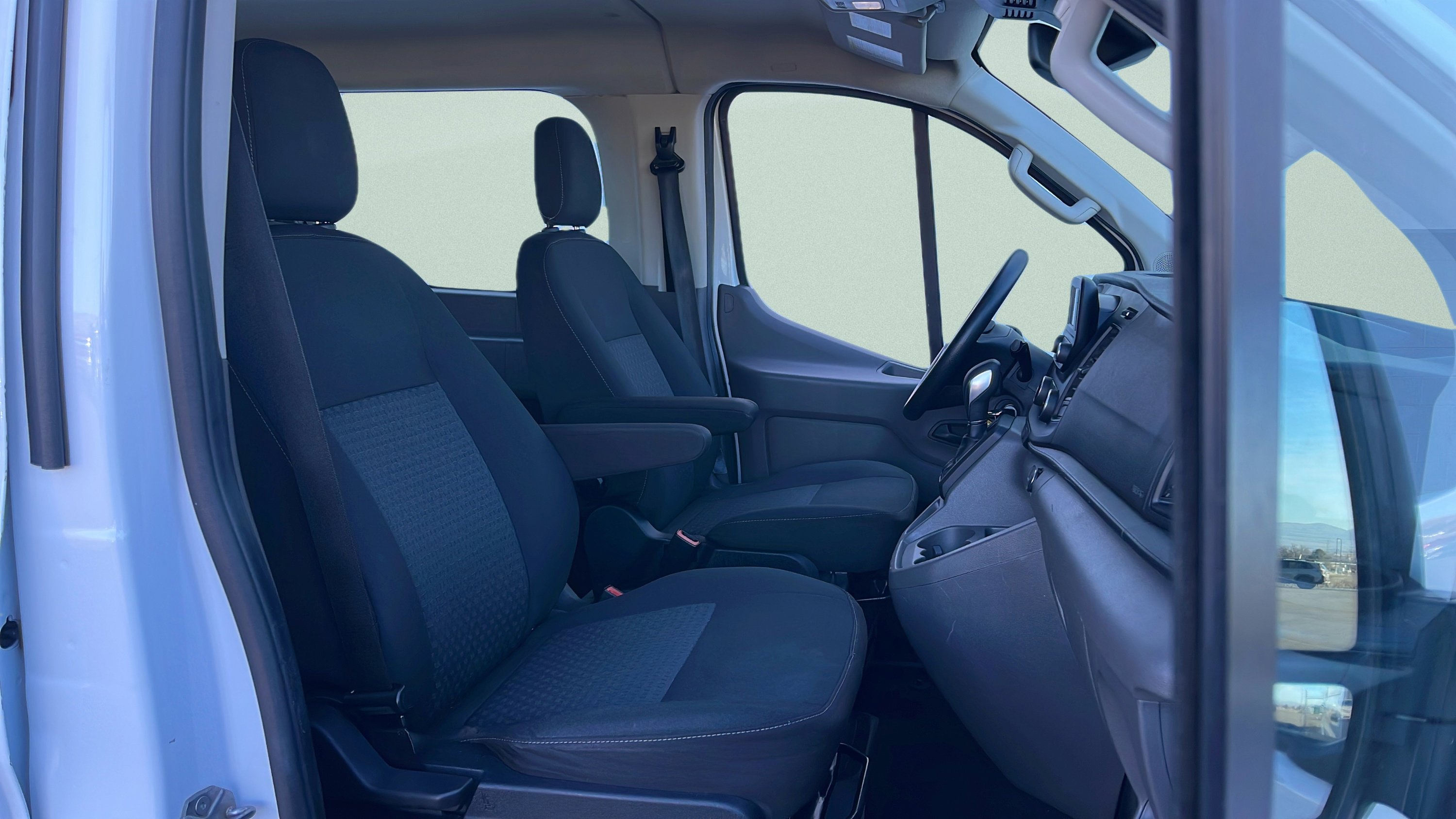 Used 2021 Ford Transit 350 XLT image 26