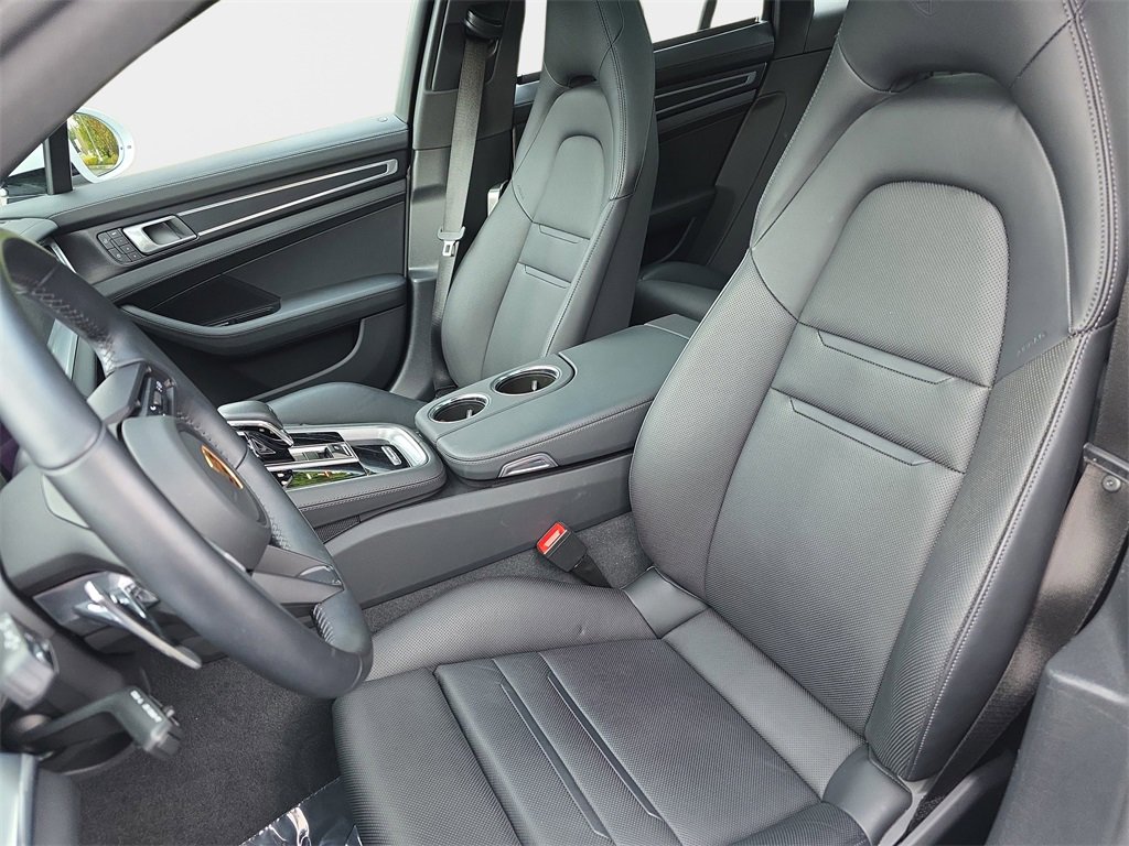 Used 2023 Porsche Panamera 4 Platinum Edition image 18