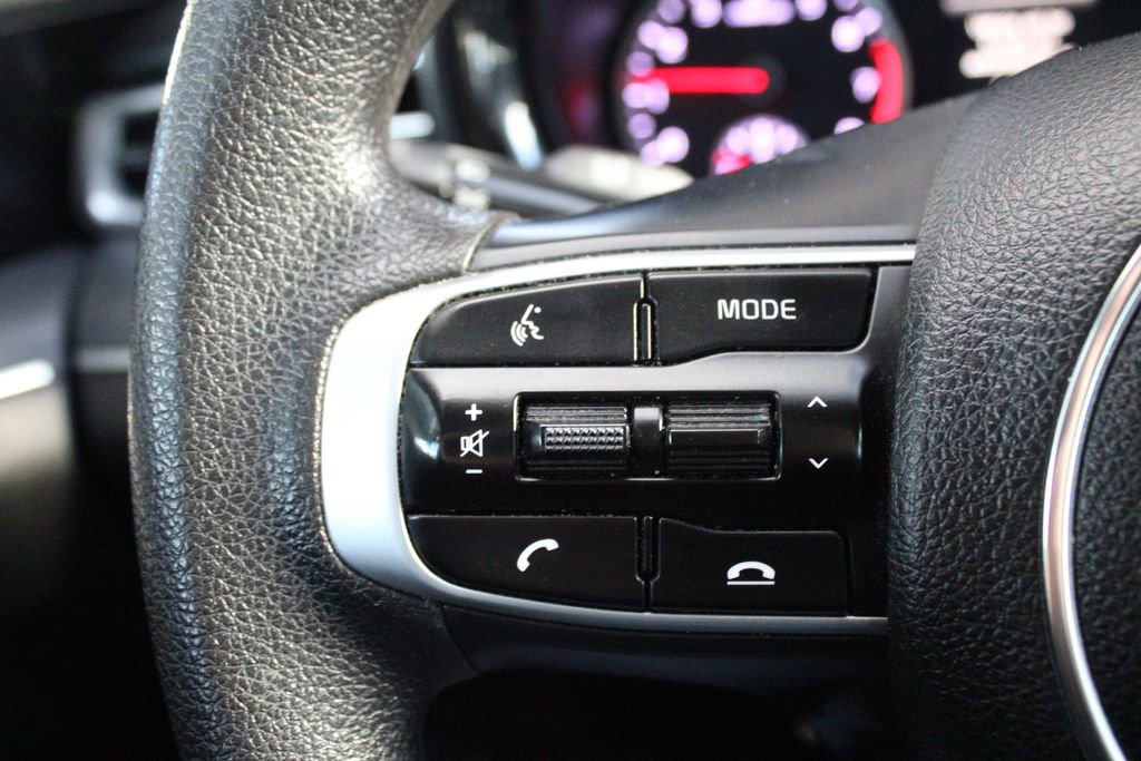 Used 2022 Kia K5 LXS image 29