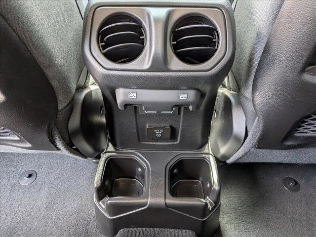 Used 2024 Jeep Wrangler Unlimited Rubicon w/ Technology Group image 17