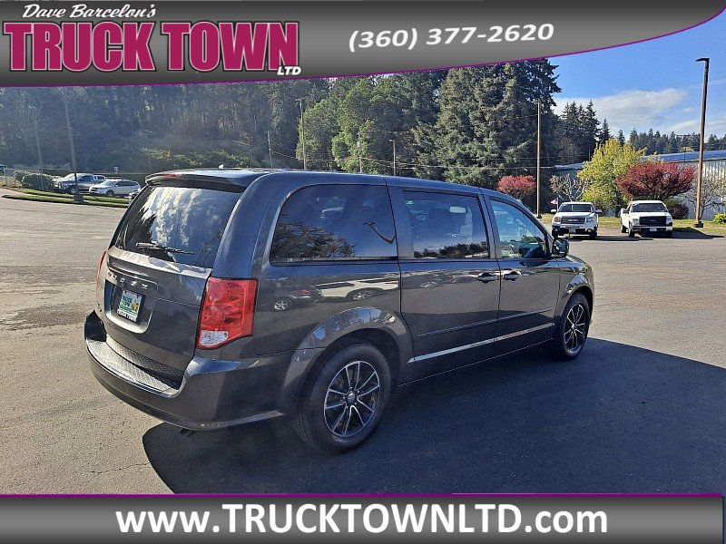 Used 2016 Dodge Grand Caravan SE image 3