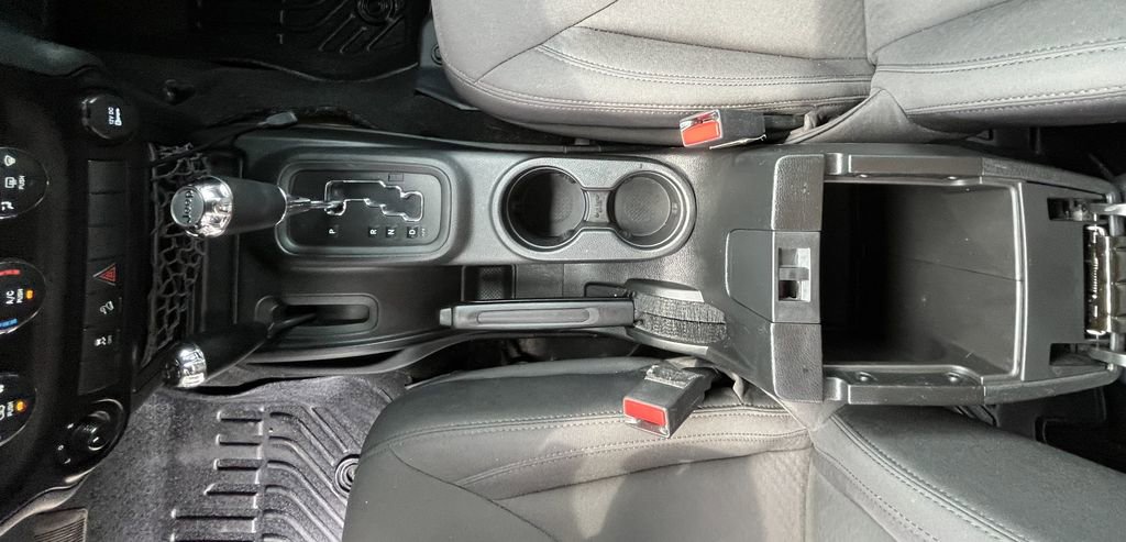 Used 2016 Jeep Wrangler Unlimited Sport w/ Quick Order Package 24S AWD/4WD image 14