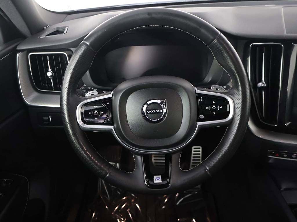 Used 2018 Volvo XC60 T6 R-Design w/ Vision Package image 42