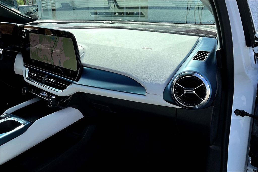 Used 2025 Chevrolet Equinox EV LT image 16