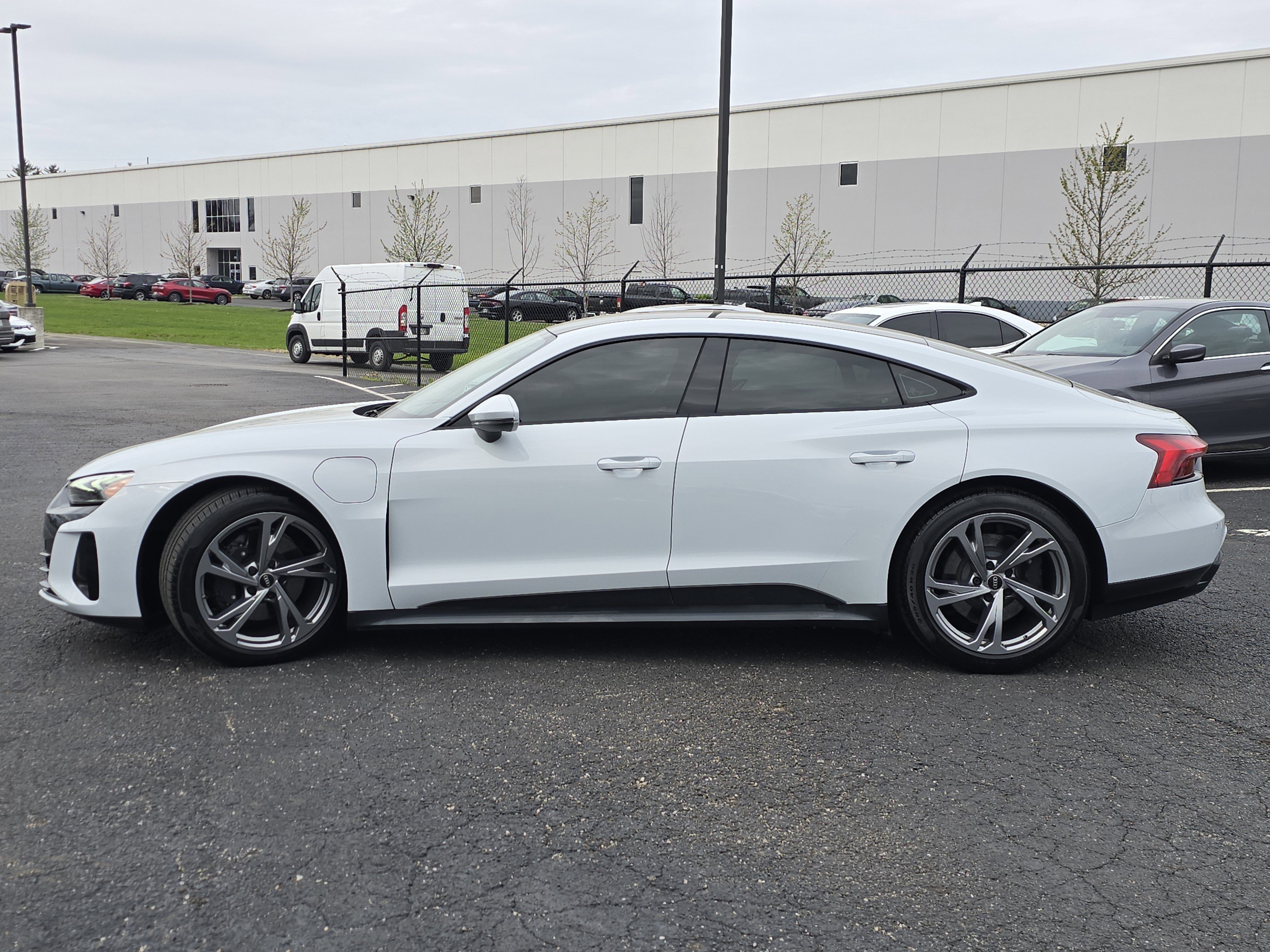 Certified 2023 Audi e-tron GT Premium Plus image 4