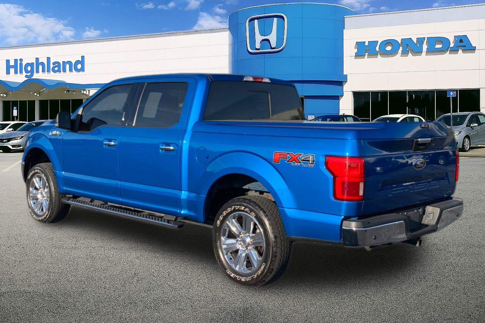 Used 2019 Ford F150 XLT w/ Equipment Group 302A Luxury AWD/4WD image 3