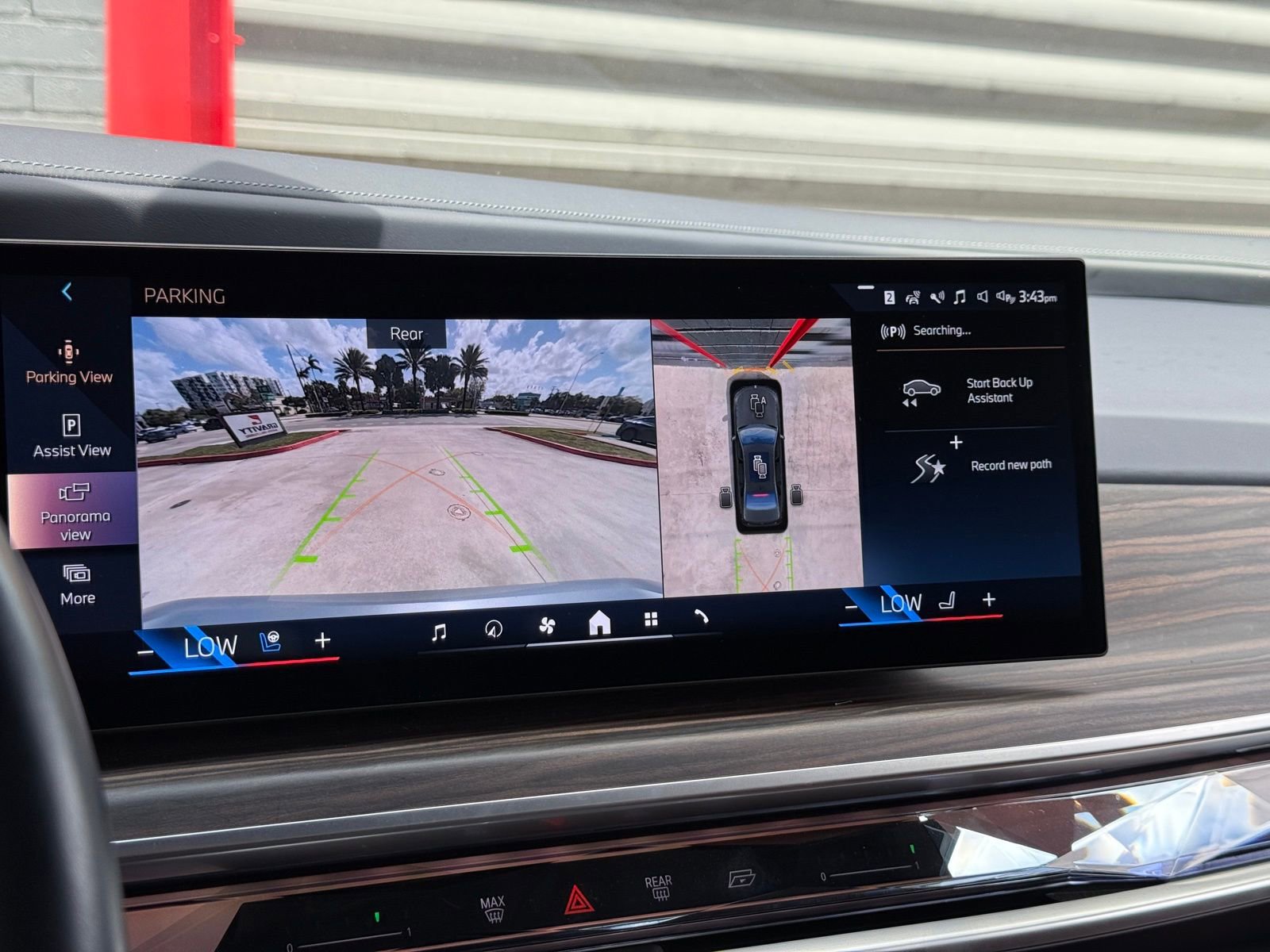 Used 2023 BMW 760i xDrive w/ Luxury Rear Seating Package image 30