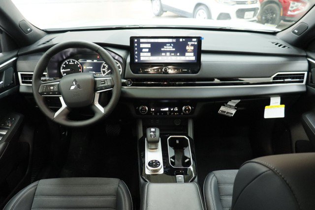 New 2026 Mitsubishi Outlander LE FWD image 19