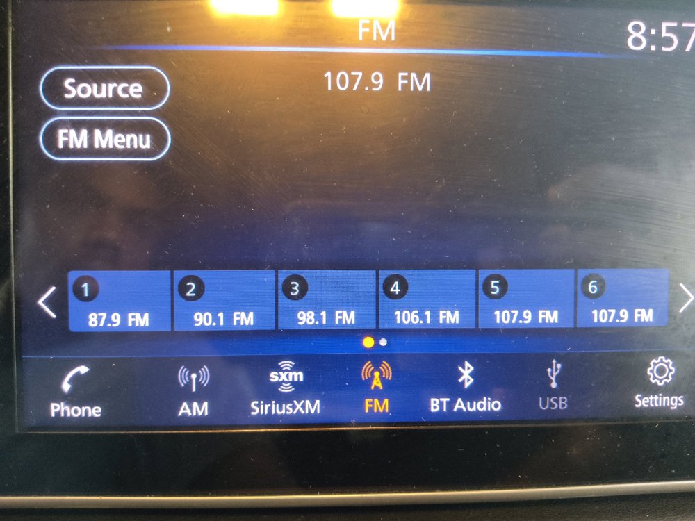 Used 2020 Nissan Versa SR FWD image 25