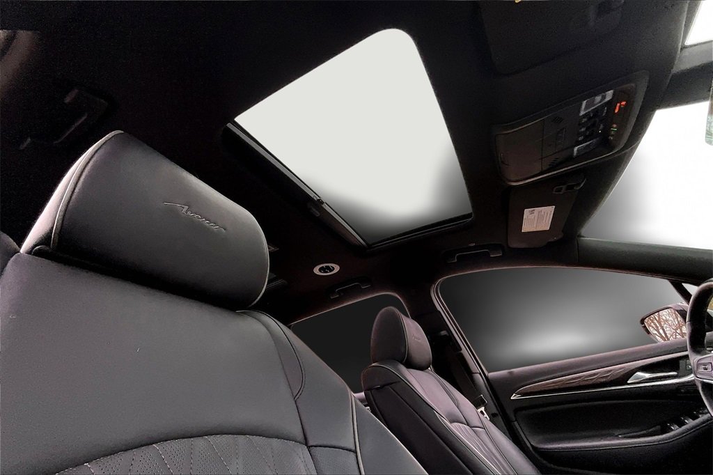 Used 2022 Buick Enclave Avenir w/ Avenir Technology Package image 22