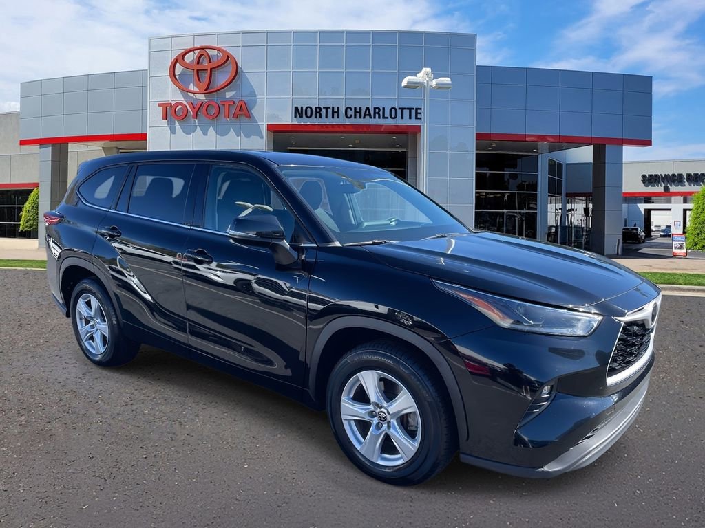 Used 2021 Toyota Highlander LE video 2