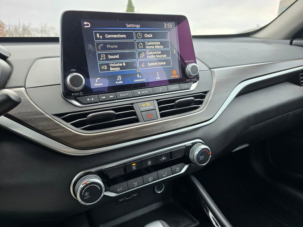 Used 2024 Nissan Altima 2.5 SV image 28