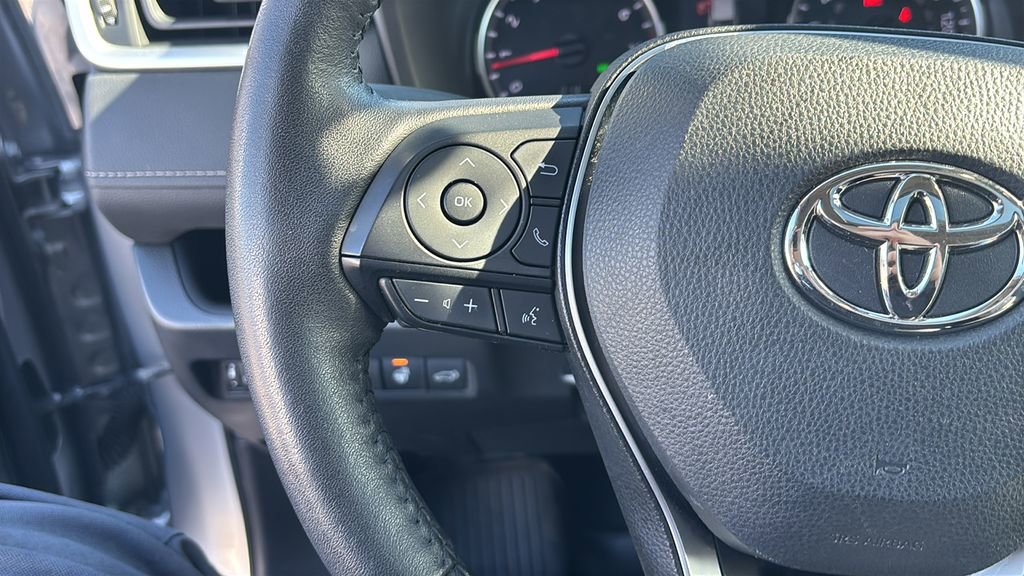 Used 2022 Toyota RAV4 XLE w/ Convenience Package image 17