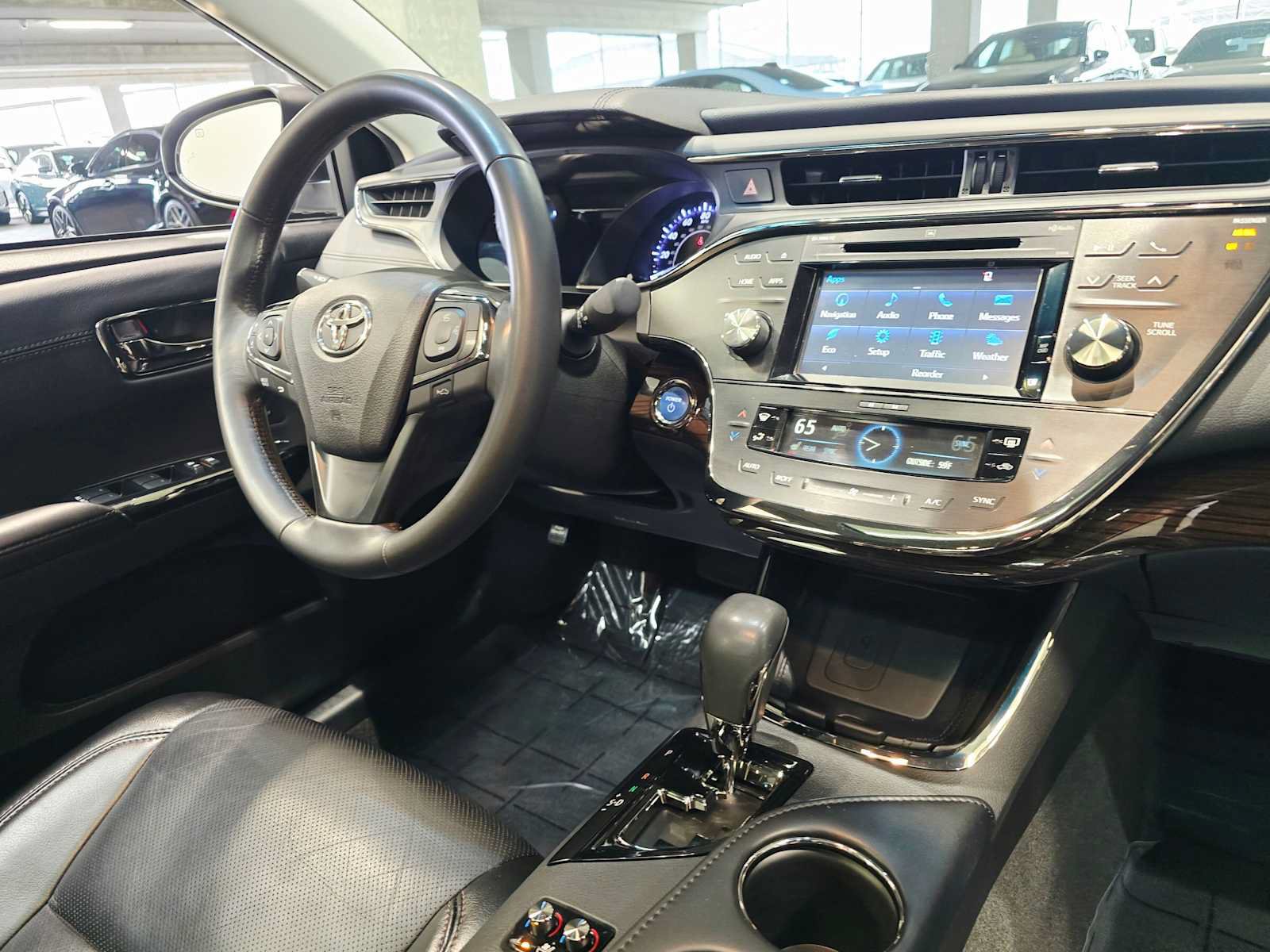 Used 2015 Toyota Avalon Limited FWD image 27