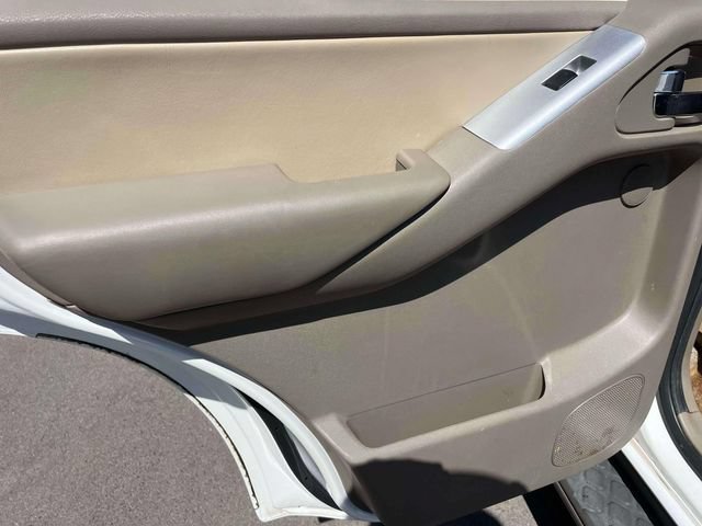 Used 2012 Nissan Pathfinder Silver AWD/4WD image 17