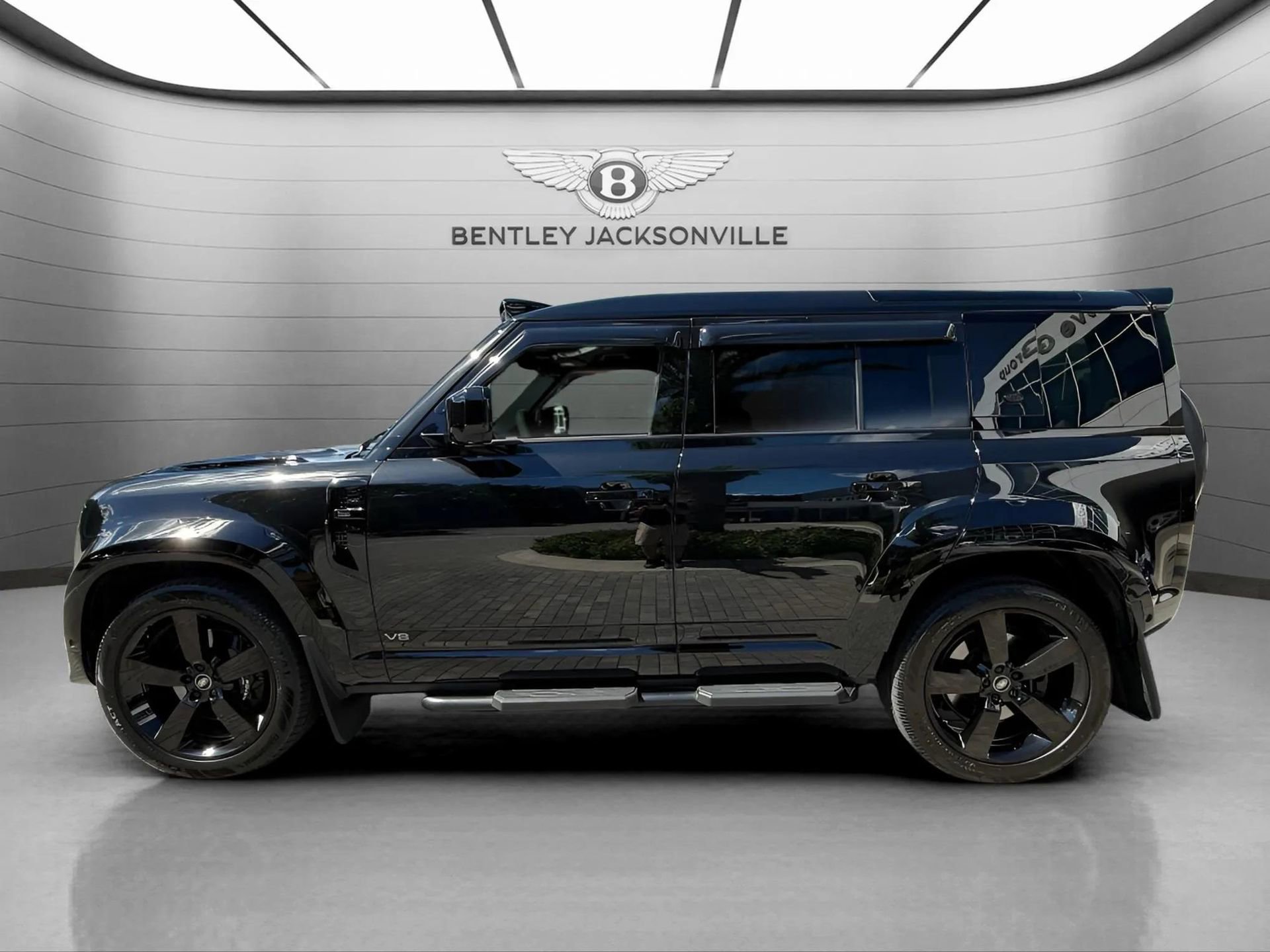 Used 2023 Land Rover Defender 110 Carpathian Edition image 11