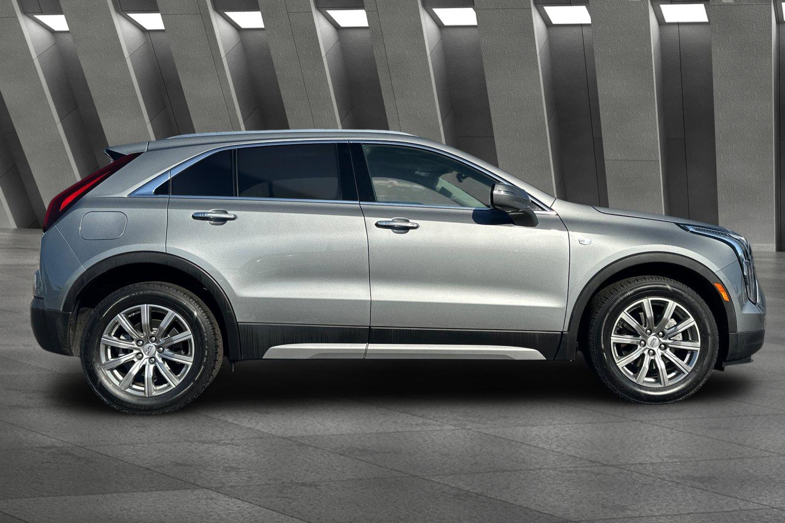 Certified 2023 Cadillac XT4 Premium Luxury image 3