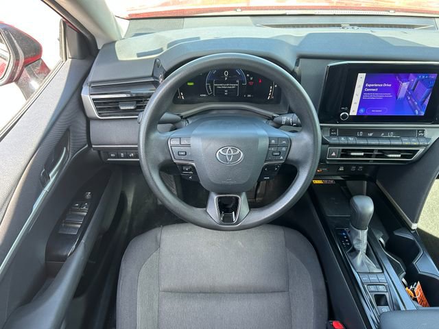 Used 2025 Toyota Camry LE FWD image 28
